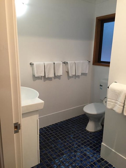 Belford Cottages - Accommodation Main Beach 3