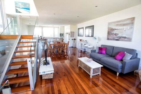 BELLA CASA - Accommodation Main Beach 0