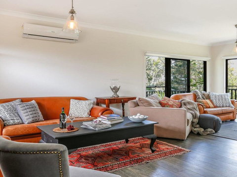 Bellara - Your Home Among The Gum Trees! - Accommodation Main Beach 1