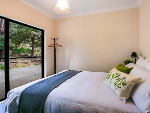 Bellara - Your Home Among The Gum Trees! - Accommodation Main Beach 2