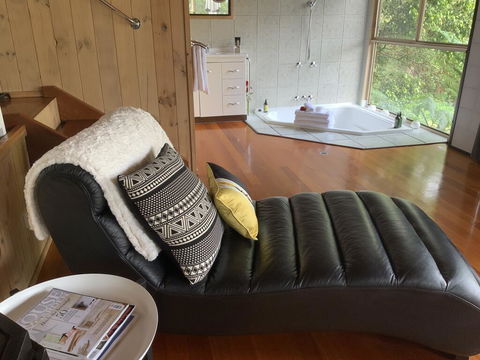 Belle's At Montville - Accommodation Main Beach 3