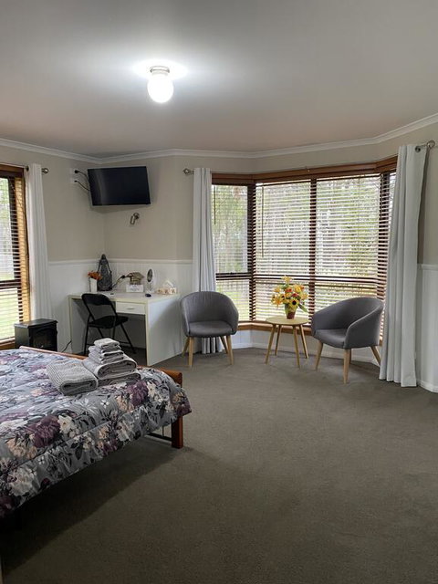 Belle's Bed & Breakfast - Accommodation Main Beach 0