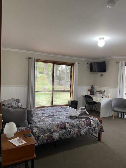 Belle's Bed & Breakfast - Accommodation Main Beach 1