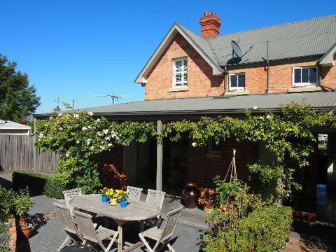Bellerive House - Accommodation Main Beach 2