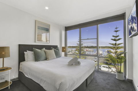 Bellevue On The Lakes - Accommodation Main Beach 2