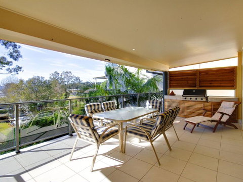 Bellima Beach House', 9 Jackson Close - Huge Duplex With Air Con And Fabulous Views - Accommodation Main Beach 2