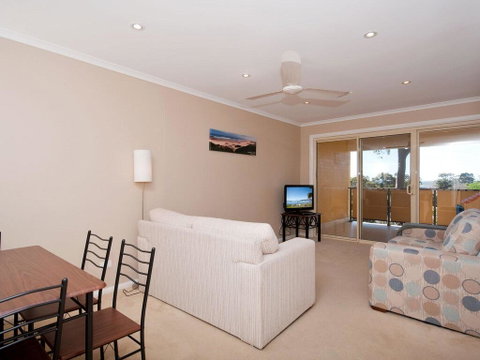Bellima Beach House', 9 Jackson Close - Huge Duplex With Air Con And Fabulous Views - Accommodation Main Beach 3