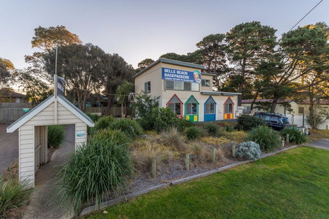 Bells Beach Backpackers - Accommodation Main Beach 1