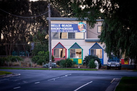 Bells Beach Backpackers - Accommodation Main Beach 2