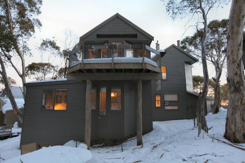 Belltrees - Accommodation Main Beach 2