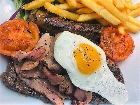 Bellum Hotel - Accommodation Main Beach 2