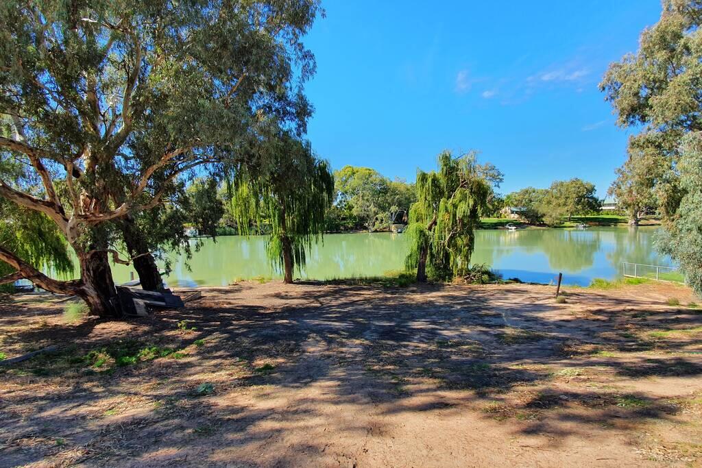 Wentworth NSW Accommodation Main Beach
