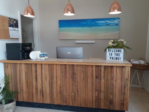 Belmont Palms Motel - Accommodation Main Beach 0