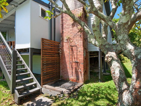 Beluso - Accommodation Main Beach 2
