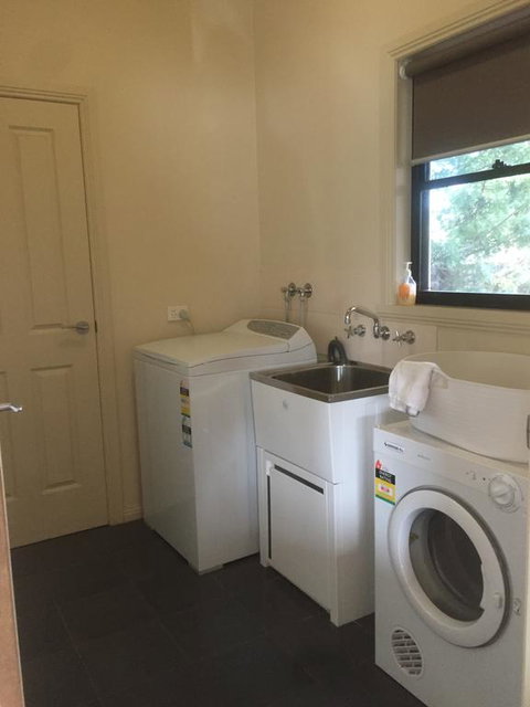 Bennett House Horsham - Accommodation Main Beach 2