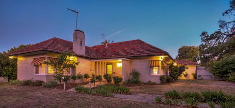 Benson House & Benson Lodge - Accommodation Main Beach 0