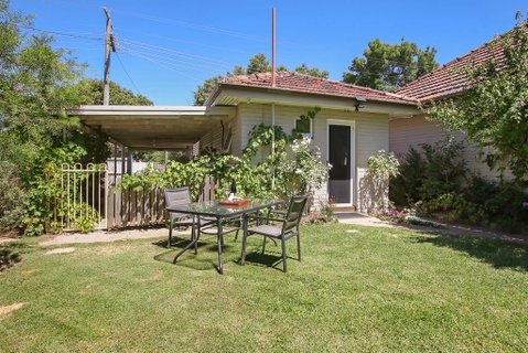 Benson House & Benson Lodge - Accommodation Main Beach 3
