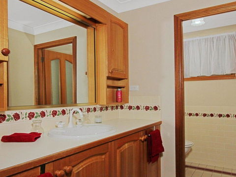 Benvenue - Resort Style With Pool - Accommodation Main Beach 3