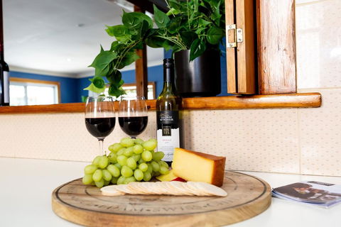 Best Central House - SLEEPS 11 !! - Accommodation Main Beach 3