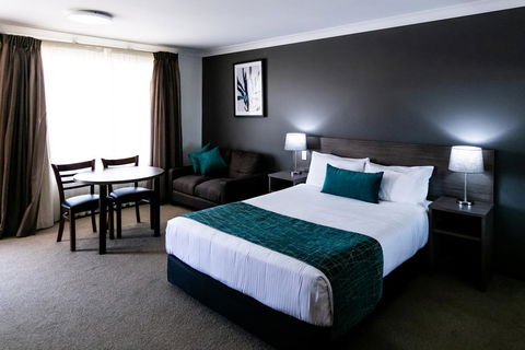 Best Western Plus Ambassador Orange - Accommodation Main Beach 0