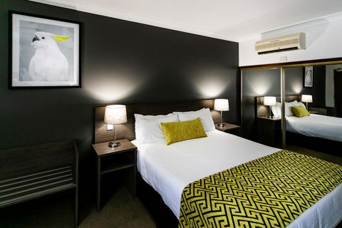 Best Western Plus Ambassador Orange - Accommodation Main Beach 1