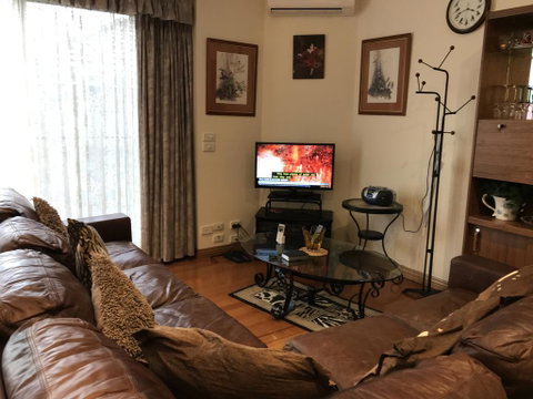 Bethel Homestay! - Accommodation Main Beach 1