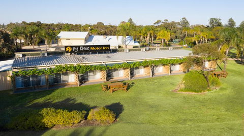 Big River Golf & Country Club - Accommodation Main Beach 2