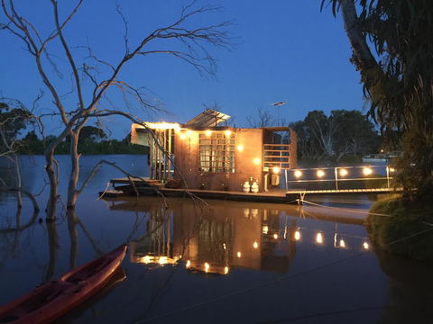Bill's Boathouse - Accommodation Main Beach 0