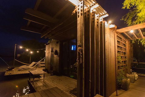 Bill's Boathouse - Accommodation Main Beach 3