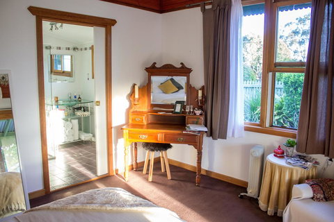 Billabong Cottage - Accommodation Main Beach 2