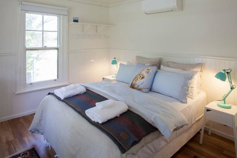 Bird House - Accommodation Main Beach 2