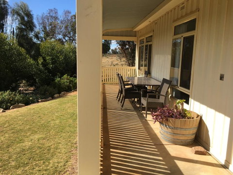 Black Jack Get-A-Way Magpies Nest - Accommodation Main Beach 2
