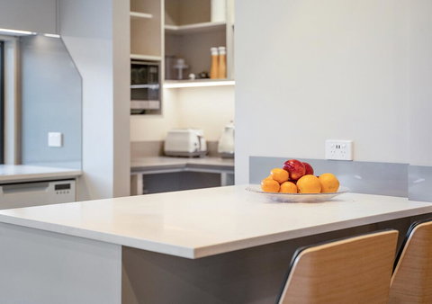 Blackout - Accommodation Main Beach 2