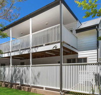 Blake Loft on Manning - 500 metres to two beaches - Accommodation Main Beach