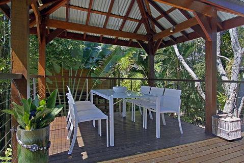 Blue Bliss - Accommodation Main Beach 3
