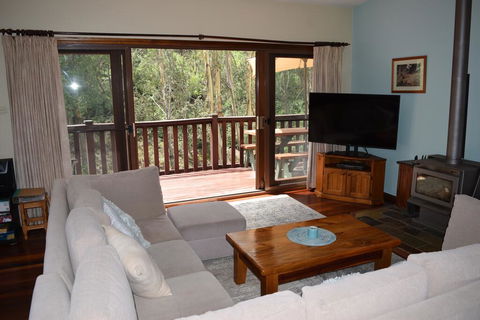 Bluebell Cottage - Accommodation Main Beach 3