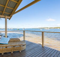 Bluewater - riverfront location with water views - Accommodation Main Beach