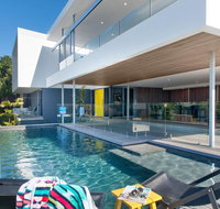 Bluey's Beach House - 5 Bedroom - Accommodation Main Beach