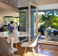 Boatshed Villa Green Door - Accommodation Main Beach