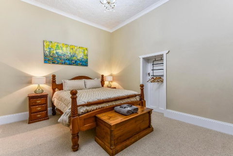 The Jazz B&B - Accommodation Main Beach 3
