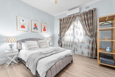 The Newly Renovated - Maylands Vacation Home - Accommodation Main Beach 0