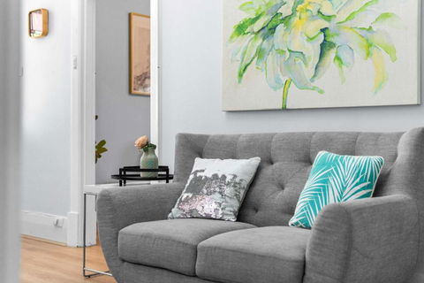 The Newly Renovated - Maylands Vacation Home - Accommodation Main Beach 3