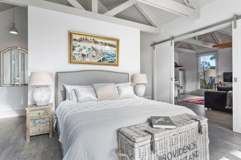 The Peninsula Experience - Accommodation Main Beach 1