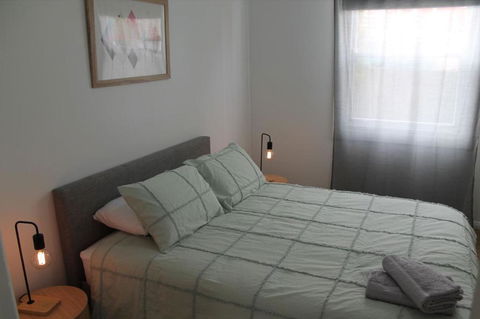 The Renmarkable Cottage - Accommodation Main Beach 2