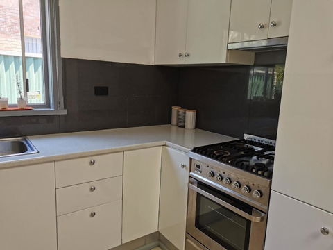 Three Bedrooms House - Accommodation Main Beach 3