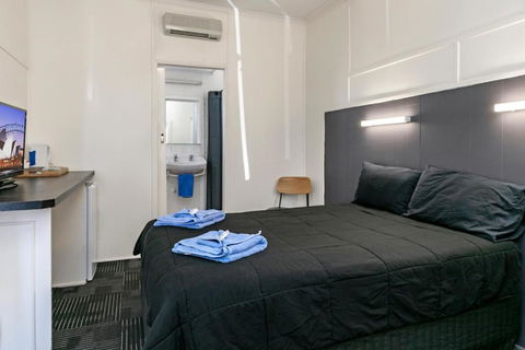 Tinman Roadhouse - Accommodation Main Beach 0