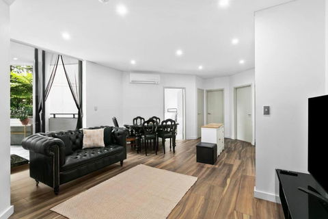 WATT1 - Modern 1 Bedroom Unit In Ultimo - Accommodation Main Beach 2