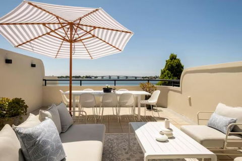 Waterfront Duplex 5 Bedrooms 5 Bathrooms - Accommodation Main Beach 3