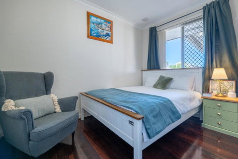 Warmth House Nr Airport 2rooms 5beds Yard N Parking - Accommodation Main Beach 2