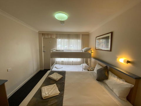 Welcome Inn 277 - Accommodation Main Beach 2